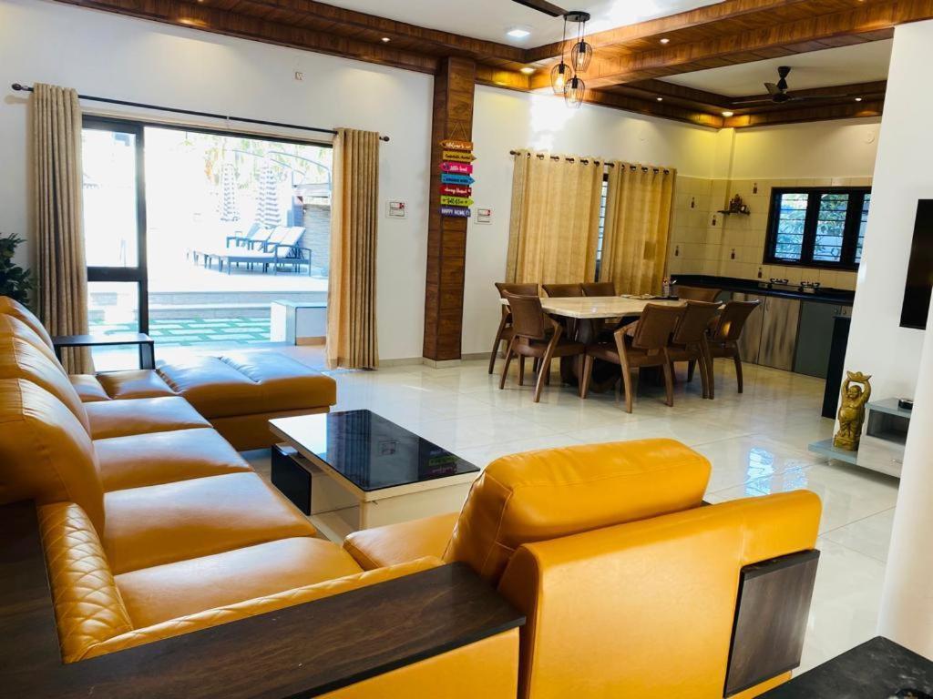 Aqua Villa Luxury Home Stay Lonavala Exteriör bild